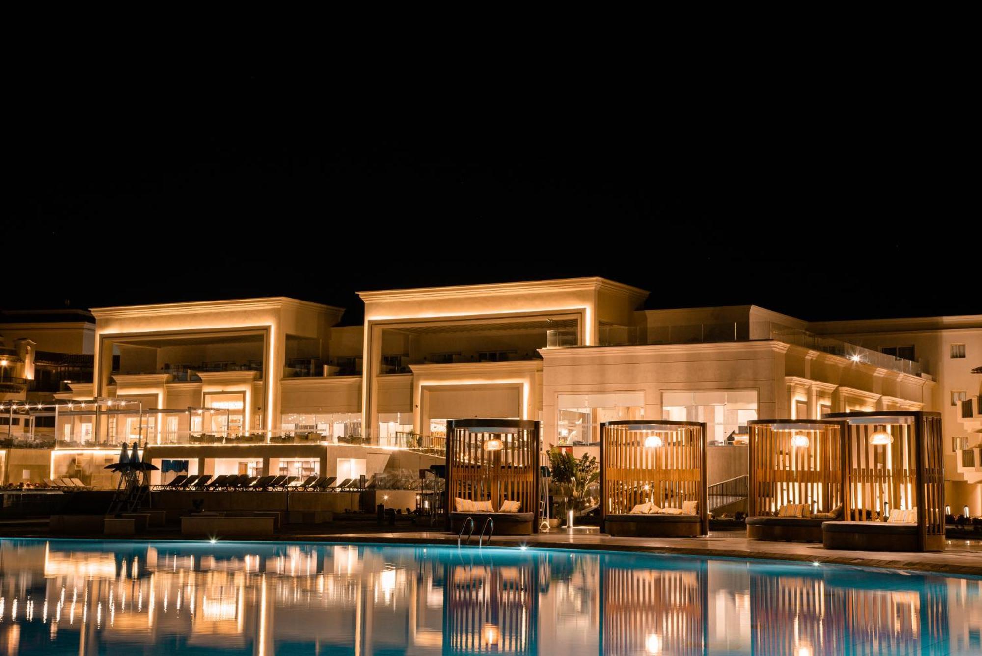 The V Luxury Resort Sahl Hasheesh Hurghada Bagian luar foto The Westin Resort Marina El Alamein