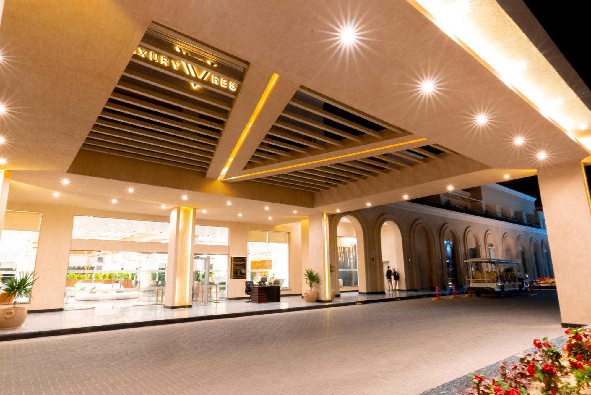 The V Luxury Resort Sahl Hasheesh Hurghada Bagian luar foto The lobby of the hotel