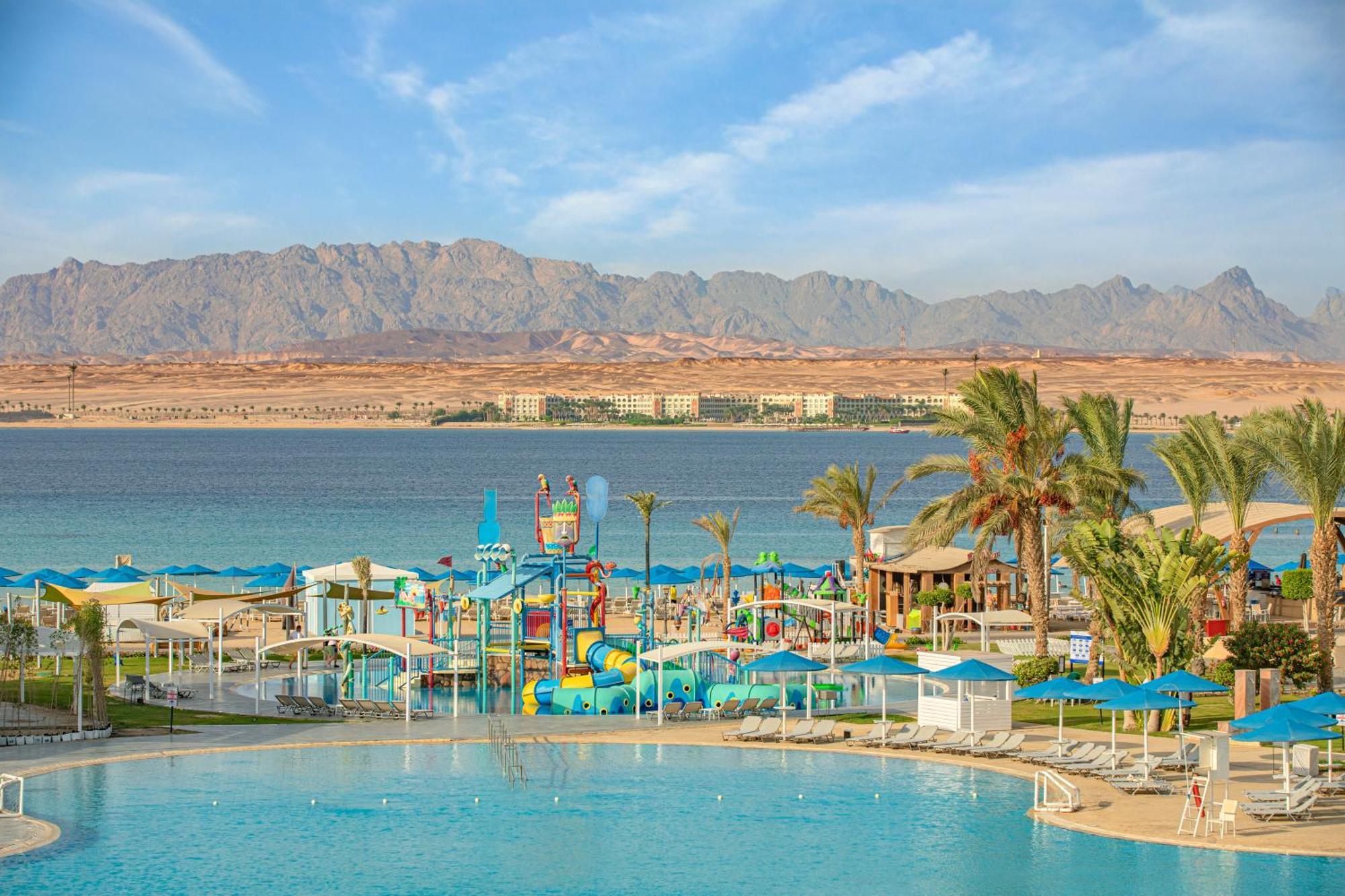 The V Luxury Resort Sahl Hasheesh Hurghada Bagian luar foto View of the Dead Sea from the Dead Sea Spa Resort